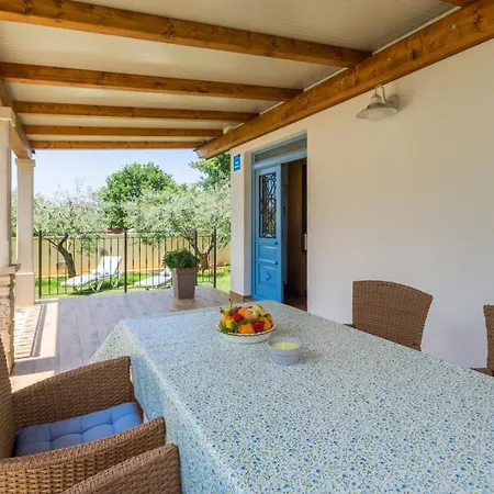 Casa Toni Nyaraló *