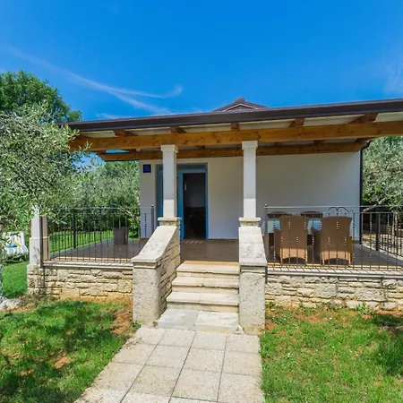 Casa Toni Holiday home Funtana